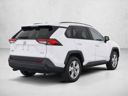 Used 2021 Toyota RAV4 XLE w/ Convenience Package FWD image 7