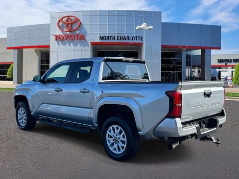 Used 2024 Toyota Tacoma SR5 AWD/4WD image 6