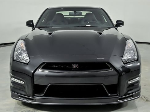 Used 2014 Nissan GT-R Track Edition AWD/4WD image 4