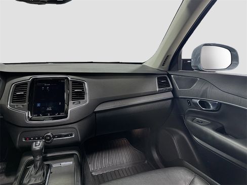 Used 2020 Volvo XC90 T5 Momentum image 25
