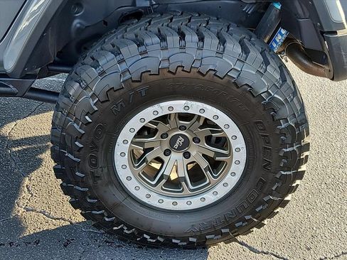Used 2022 Jeep Wrangler Unlimited Rubicon w/ Trailer Tow Package AWD/4WD image 17