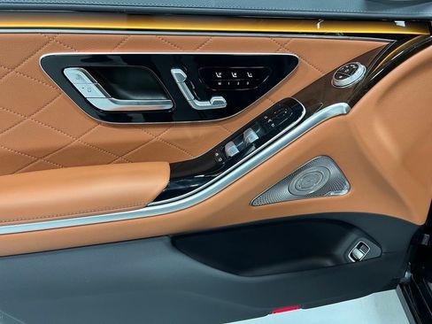 Used 2025 Mercedes-Benz S 580 4MATIC Sedan image 18