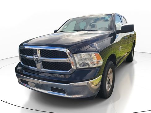 Used 2022 RAM 1500 Classic SLT image 3