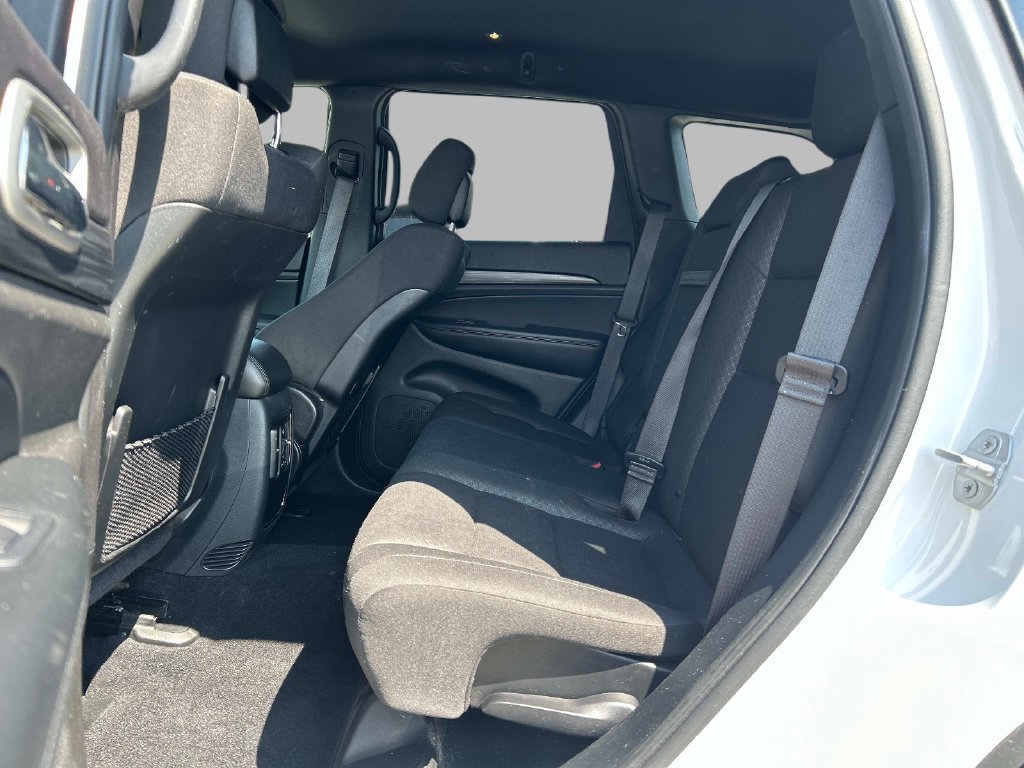 Certified 2020 Jeep Grand Cherokee Laredo AWD/4WD image 15