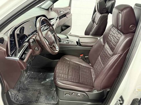 Used 2022 Cadillac Escalade Premium Luxury Platinum image 14