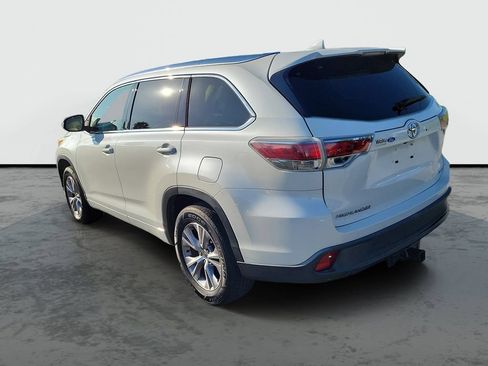 Used 2015 Toyota Highlander XLE FWD image 3
