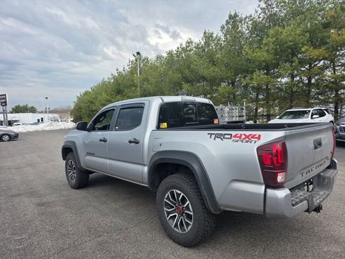 Used 2020 Toyota Tacoma TRD Sport image 5