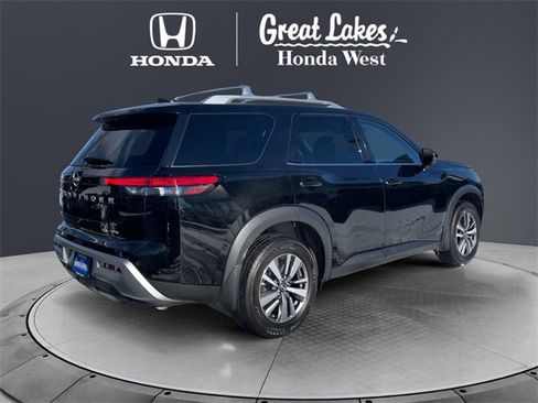 Used 2024 Nissan Pathfinder SL w/ Lighting Package (N92) image 5