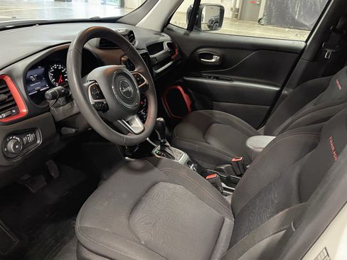 Used 2023 Jeep Renegade Trailhawk AWD/4WD image 10