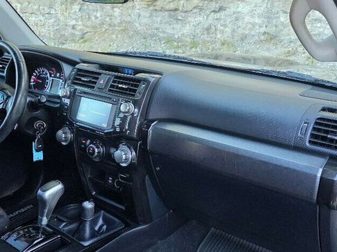 Used 2018 Toyota 4Runner TRD Off-Road AWD/4WD image 20
