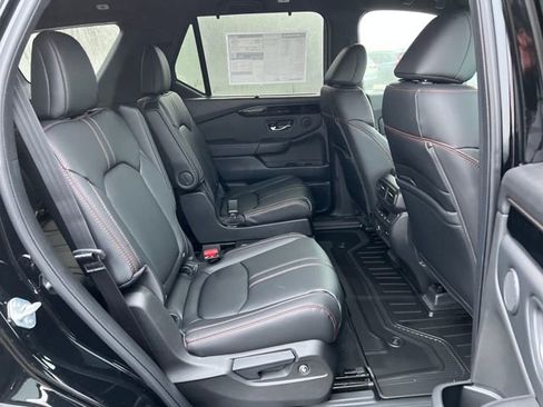 New 2025 Honda Pilot TrailSport image 12