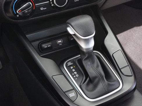 Used 2023 Kia Soul LX w/ LX Technology Package FWD image 15