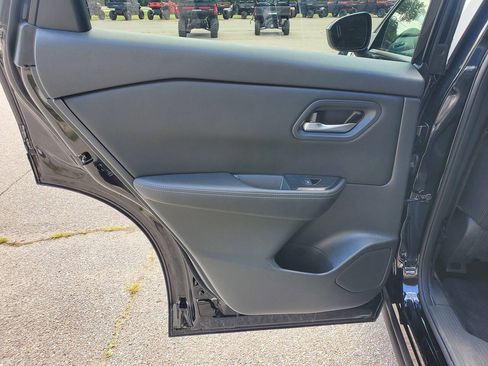 Used 2024 Nissan Rogue SV image 17