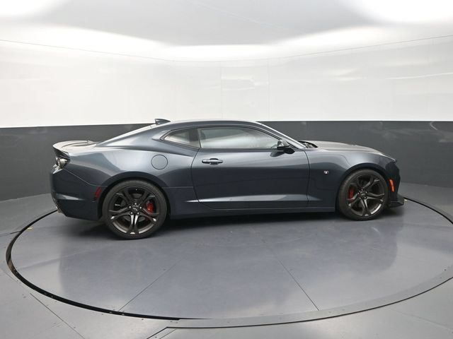 Used 2020 Chevrolet Camaro SS RWD image 9