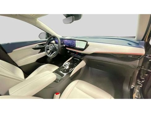 Used 2024 Buick Envision Avenir AWD/4WD image 19