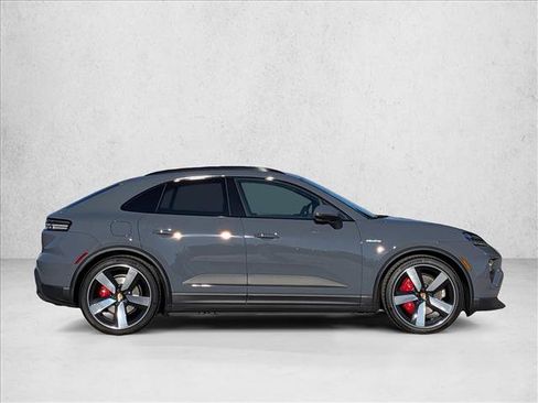 New 2025 Porsche Macan 4S Electric image 8