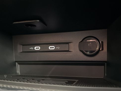 New 2026 Volkswagen Taos SE FWD image 30