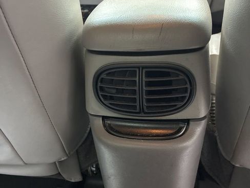 Used 2003 Ford Taurus SES image 25