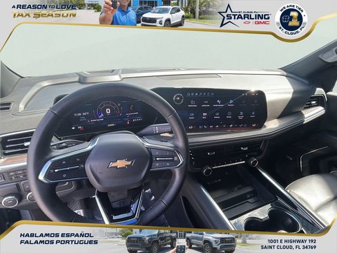 Certified 2025 Chevrolet Suburban Premier image 14