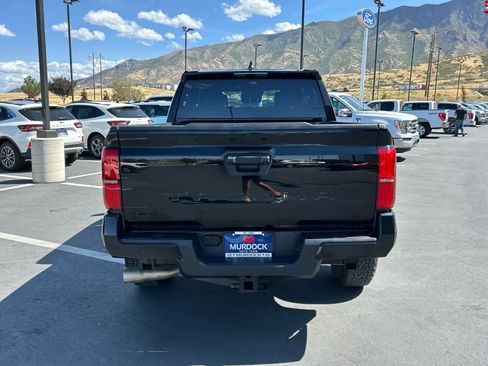 Used 2025 Toyota Tacoma TRD Off-Road image 13