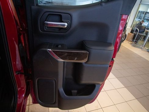 Used 2020 GMC Sierra 1500 Elevation w/ Elevation Value Package image 11