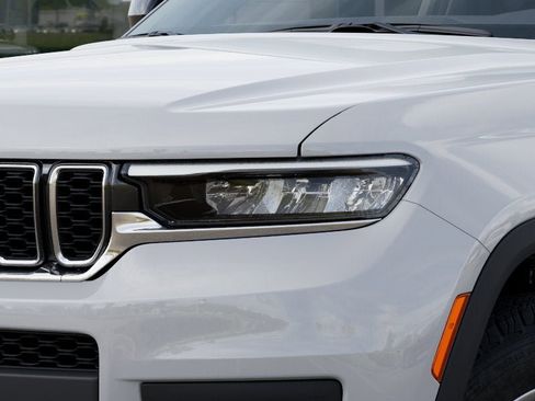 New 2025 Jeep Grand Cherokee L Laredo image 30