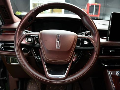 Used 2023 Lincoln Aviator Black Label w/ Jet Package AWD/4WD image 19