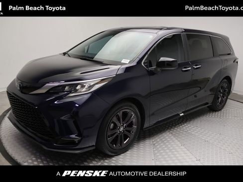 Used 2024 Toyota Sienna XSE FWD image 1