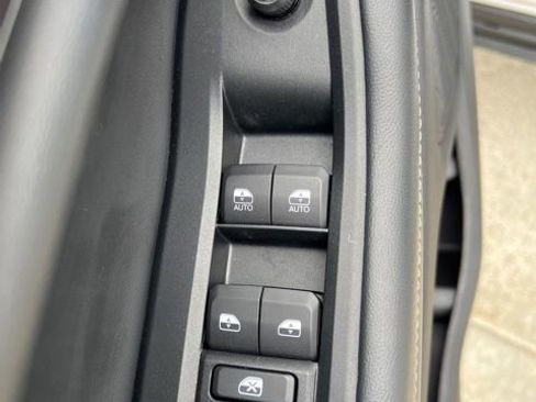 Used 2023 Jeep Grand Cherokee Laredo w/ Luxury Tech Group I AWD/4WD image 20