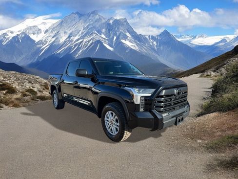 Used 2023 Toyota Tundra SR5 w/ SR5 Convenience Package image 7