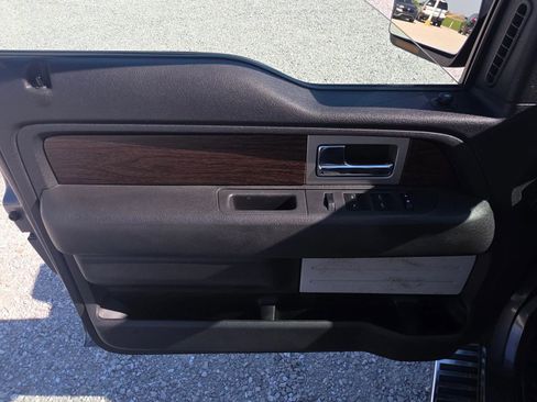 Used 2014 Ford F150 Lariat w/ Lariat Chrome Package image 13