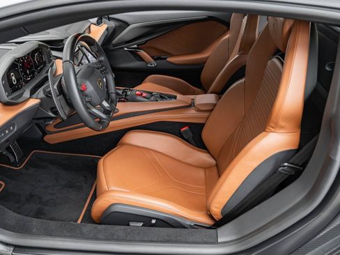 Used 2024 Lamborghini Revuelto AWD/4WD image 16
