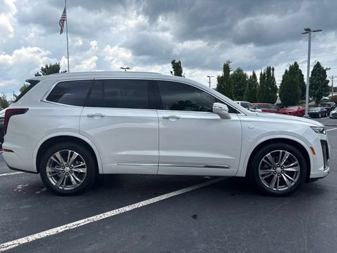 Used 2024 Cadillac XT6 Premium Luxury w/ Platinum Package FWD image 4