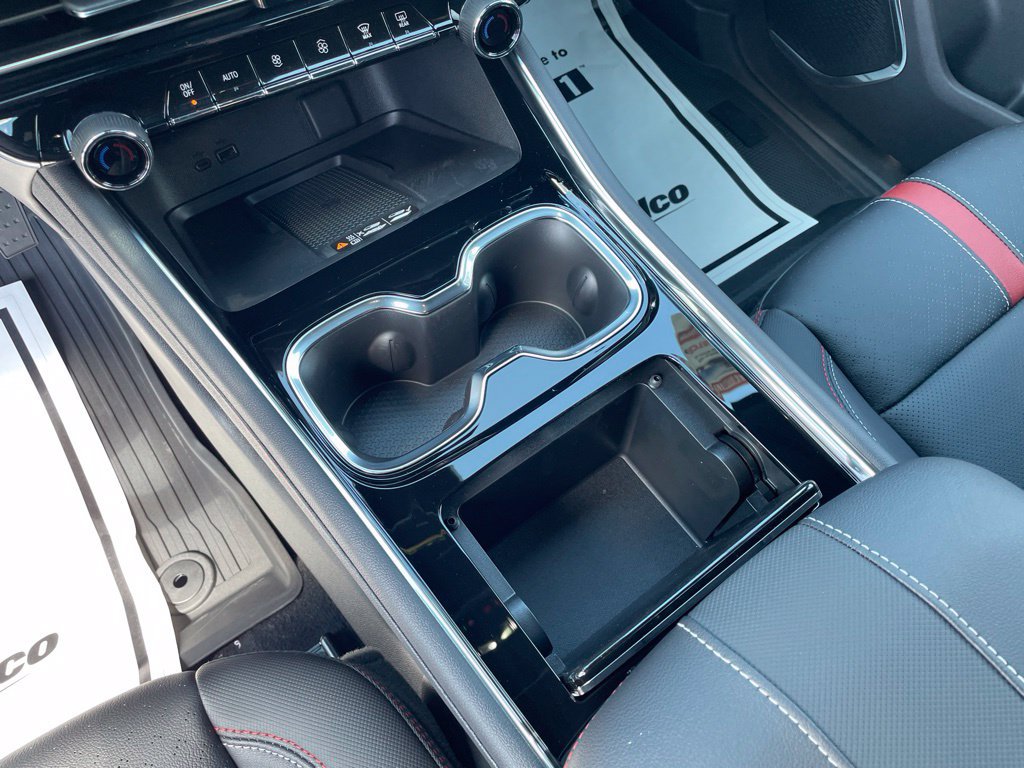 New 2026 Chevrolet Traverse RS w/ LPO, Floor Liner Package FWD image 22