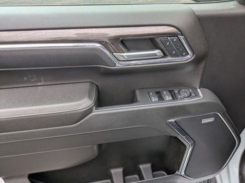 Used 2023 Chevrolet Silverado 1500 LTZ AWD/4WD image 9