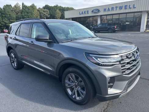 New 2025 Ford Explorer Active w/ Active Comfort Package image 1