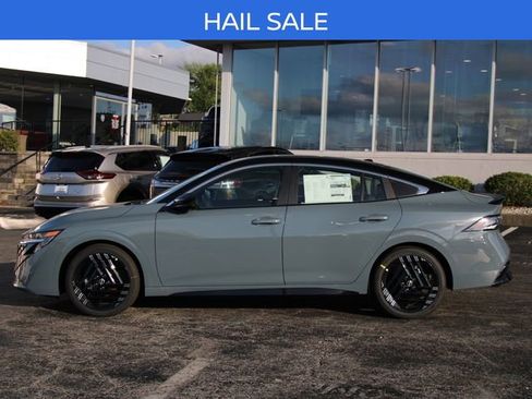 New 2026 Nissan Sentra SR w/ SR Premium Package FWD image 2
