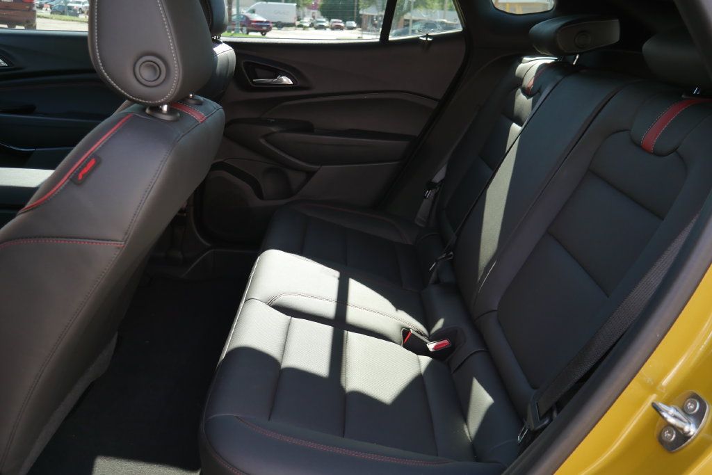Used 2024 Chevrolet Trax RS w/ Sunroof Package FWD image 15