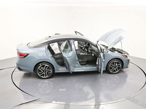 New 2025 Nissan Sentra SR image 26