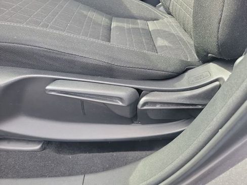 Certified 2024 Honda HR-V LX image 39