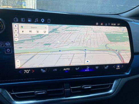 Used 2025 Chevrolet Equinox EV LT FWD image 13