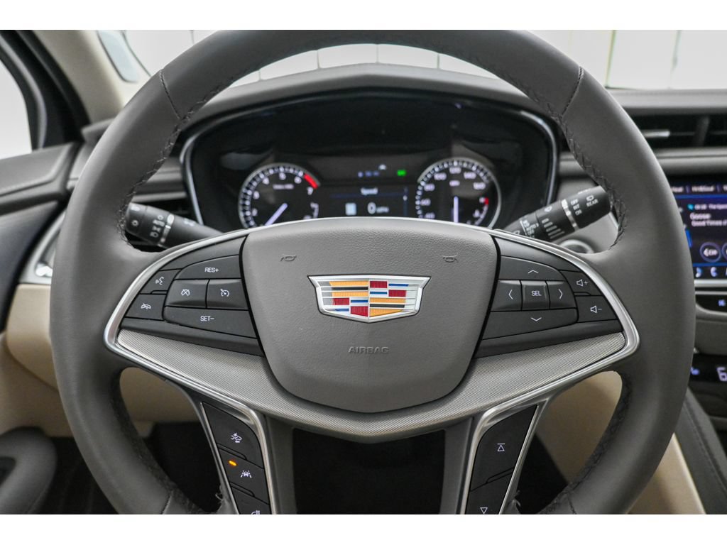 Used 2025 Cadillac XT5 Premium Luxury AWD/4WD image 36