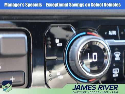Used 2025 Chevrolet Silverado 1500 LT AWD/4WD image 36