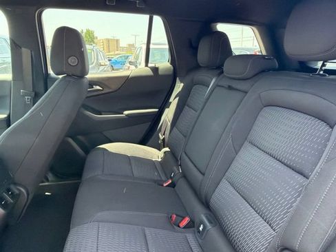 Used 2025 Chevrolet Equinox LT w/ Safety and Technology Package FWD image 19