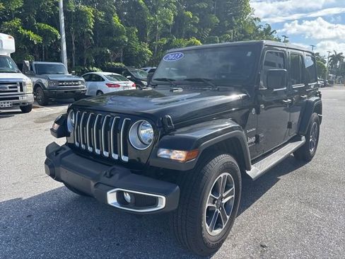 Used 2023 Jeep Wrangler Unlimited Sahara w/ Cold Weather Group AWD/4WD image 5