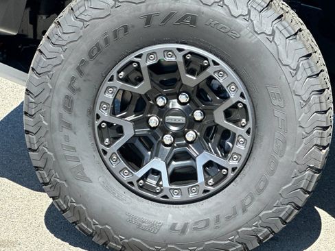 New 2025 Ford F150 Raptor w/ Equipment Group 803A Raptor R AWD/4WD image 39