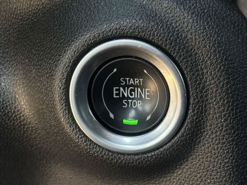 Used 2021 Chevrolet Silverado 1500 LTZ AWD/4WD image 22