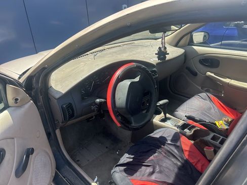 Used 2002 Saturn S-Series SL1 FWD image 9
