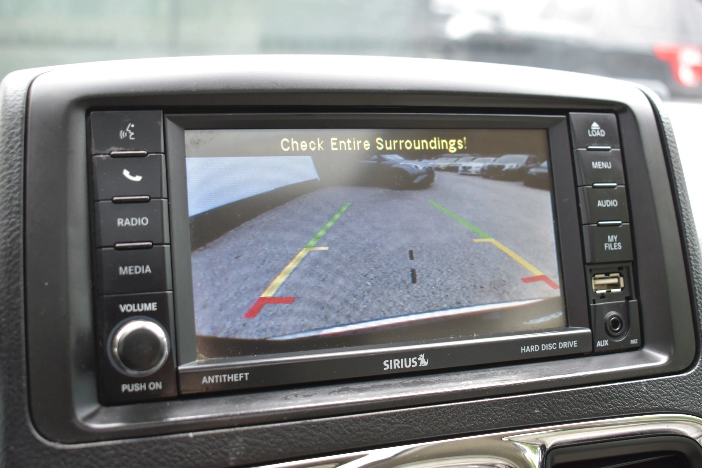 Used 2014 Chrysler Town & Country Limited w/ Luxury Group FWD image 23