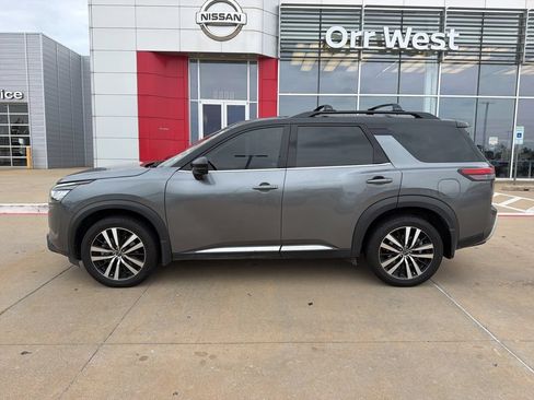 Used 2024 Nissan Pathfinder Platinum w/ Cargo Package FWD image 2